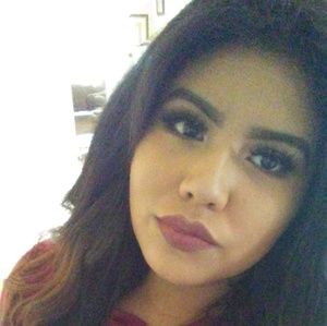 Meet your Posher, Beatriz